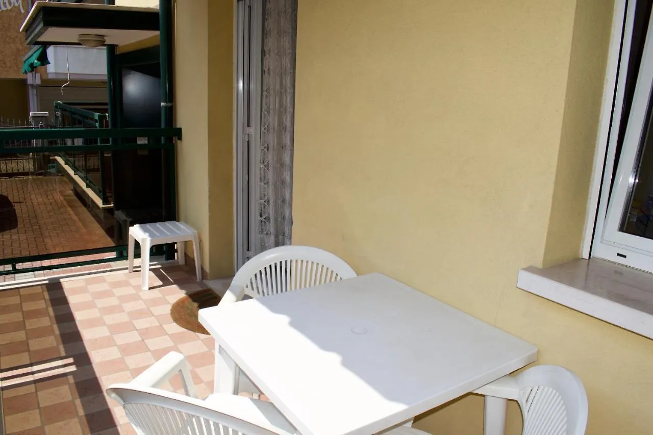 App4Rent - Villa Mimosa - Family Apartment Lido di Jesolo 0*,